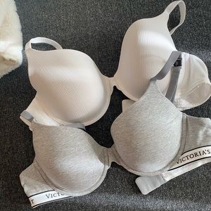 Two Victoria’s Secret lightly lined bras
